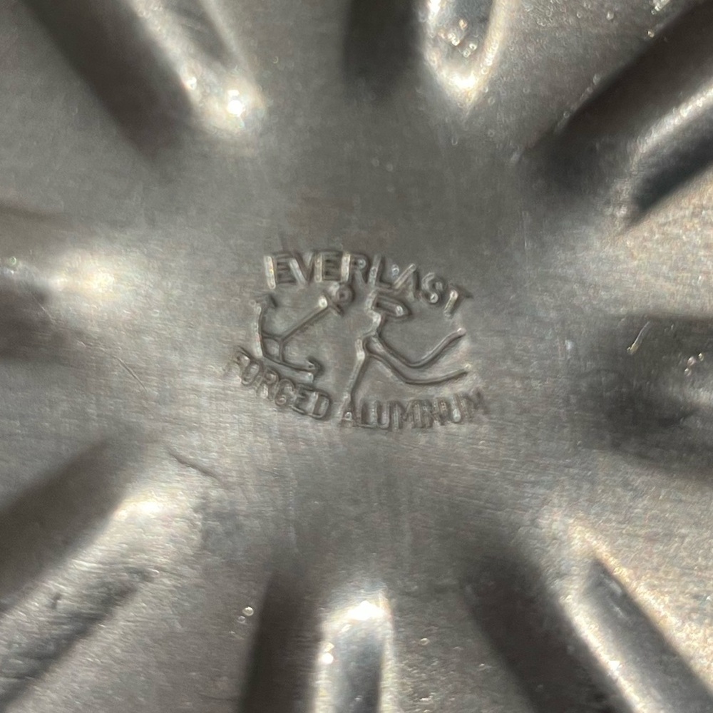 Everlast Aluminum Floral Casserole Dish - Picture 6 of 10